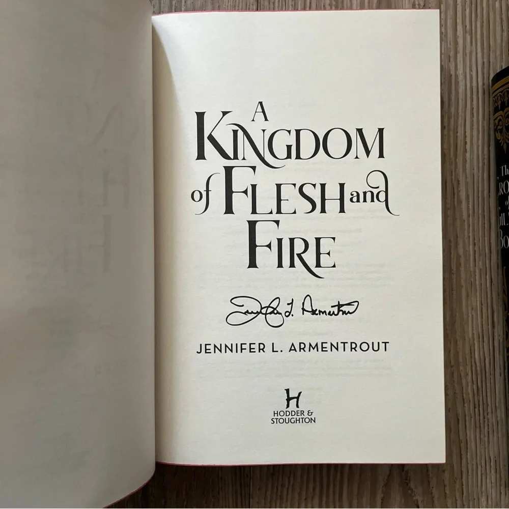 From Blood and Ash Fairyloot Exclusive Signed Sprayed Edges - Picture 8 of 13